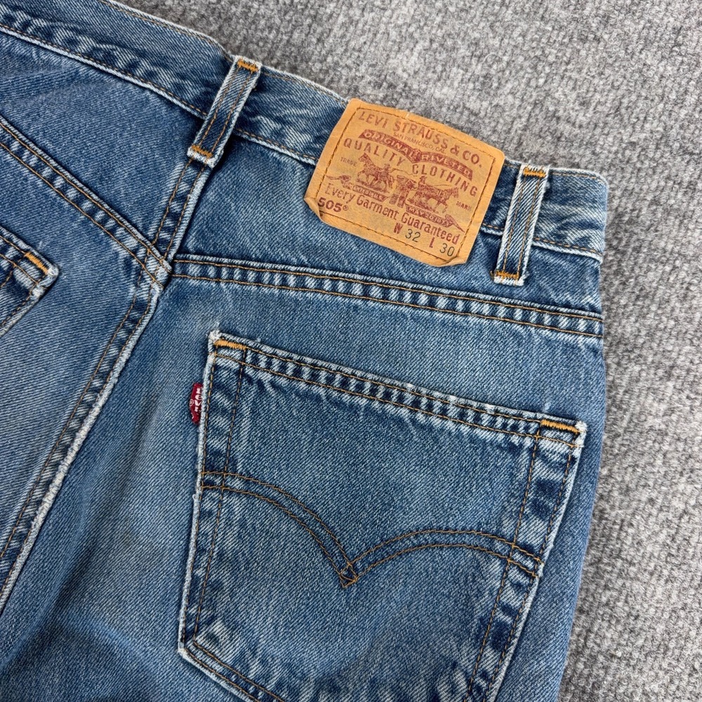 Vintage Levis 505 Jeans Men 32x30 (FIT 30x30) Made in USA 90s Y2K Distressed